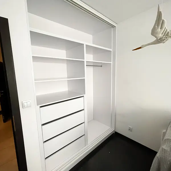 Szafa lub garderoba na wymiar w Poznaniu, realizacja Toda Meble